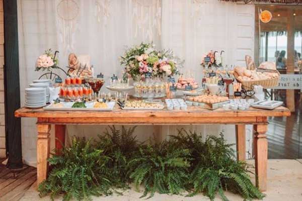 casamento com decoração com samambaia