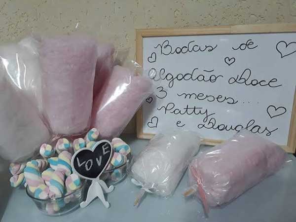 Algodão doce como lembrancinha.