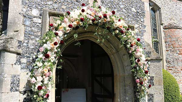arco de flores para casamento 3 3 arco de flores para igreja