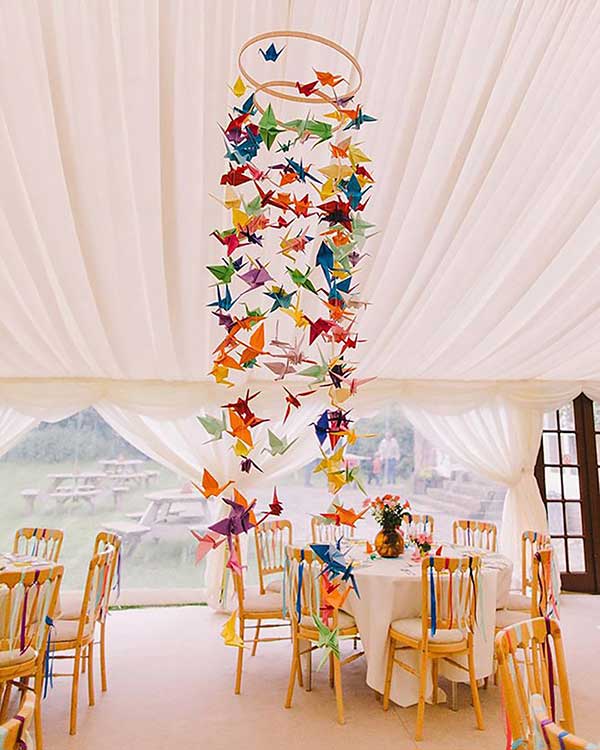 Decoração com origami.